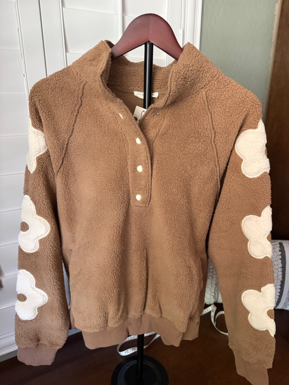 Easel Plush Sherpa Pullover in Warm Tan - Picture 2 of 4